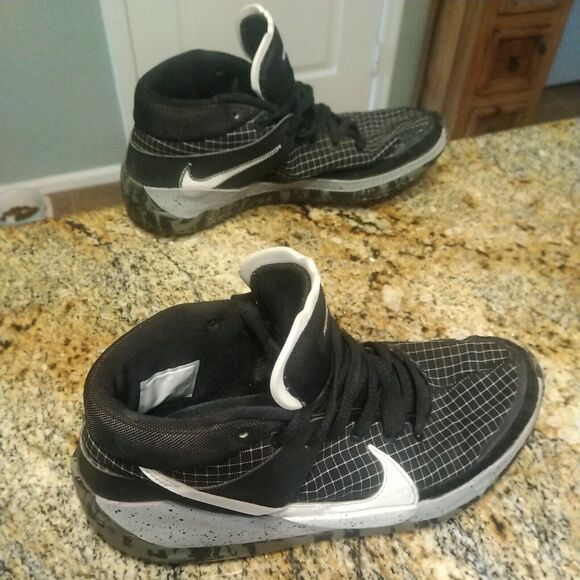 Size 8.5 - Nike KD 13 Oreo 2020 - CI9948-004 Basketball Walking - Picture 3 of 12